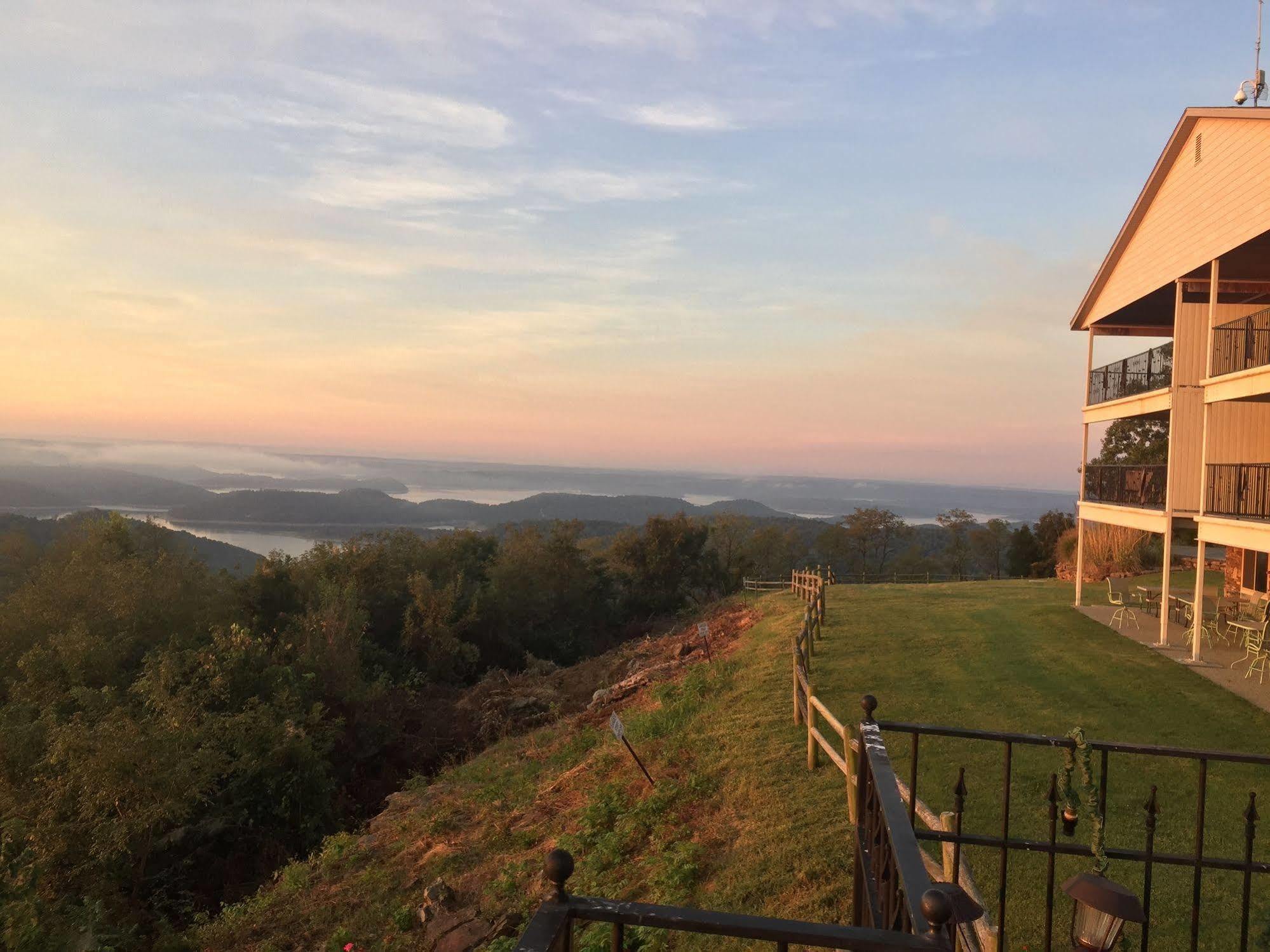 Whitney Mountain Lodge Lost Bridge Village 외부 사진